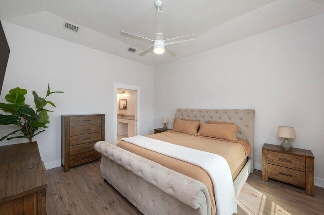 Building Photo - 508 Hideaway Ln