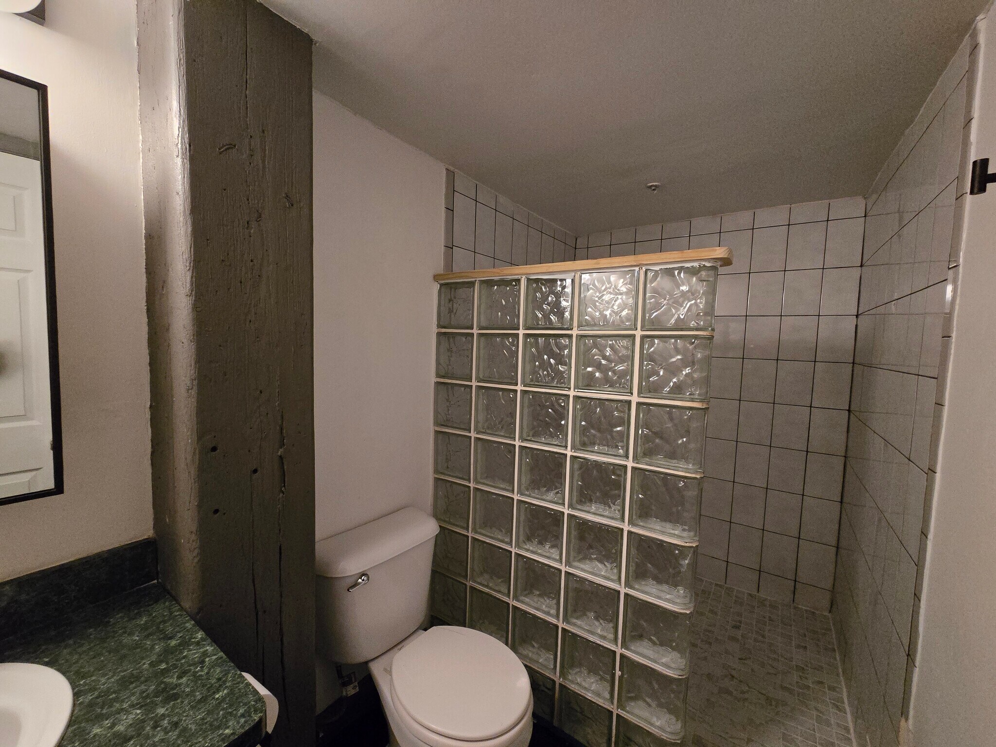 Building Photo - 743 Beaubien St