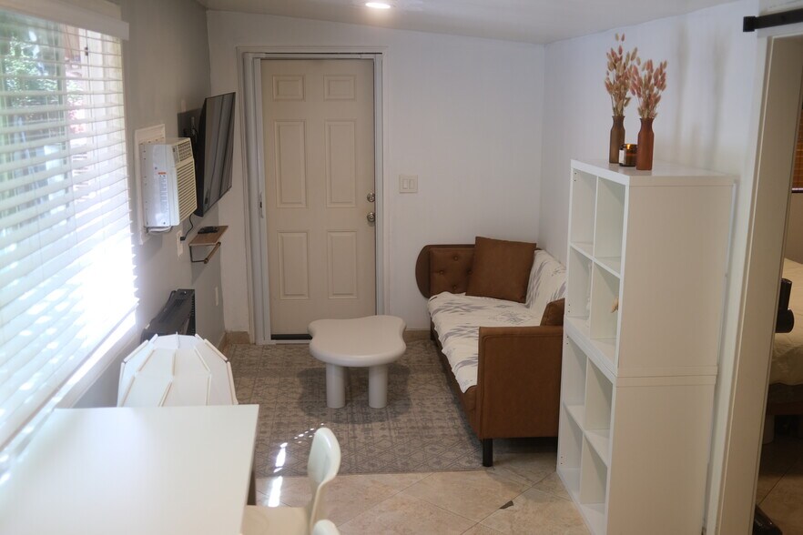 Building Photo - 3942 Marron St