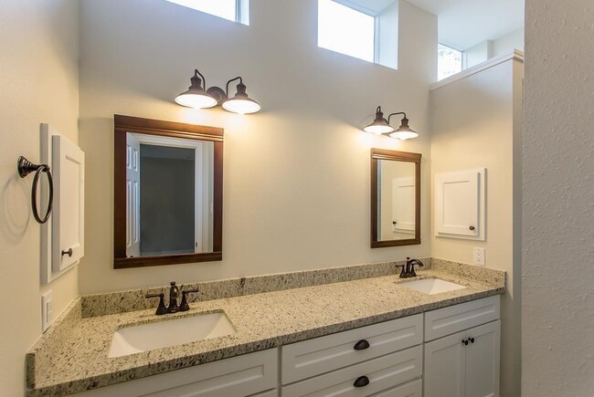 Building Photo - 12410 Brook Meadows Ln