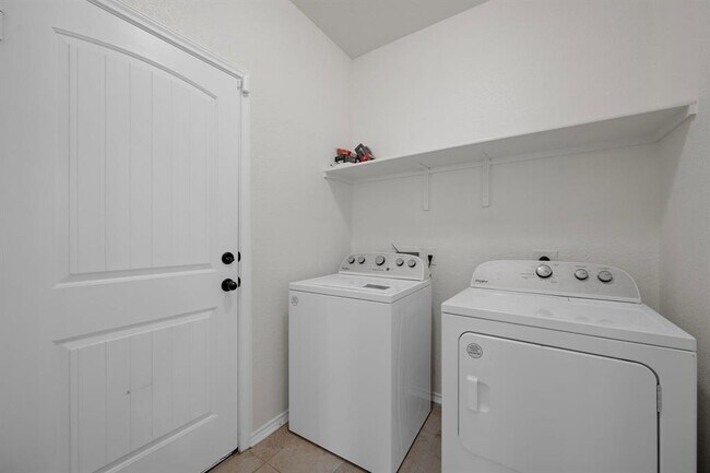 Building Photo - 6257 Mantalcino Dr