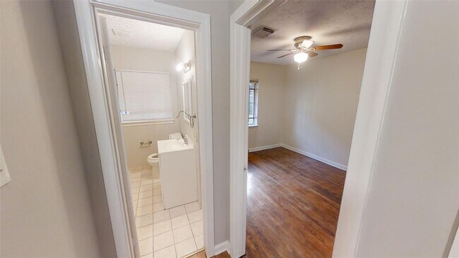 Building Photo - 11314 Courtshire Dr