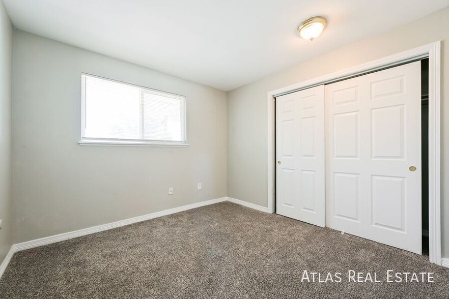 Building Photo - 960 Bishop Ct