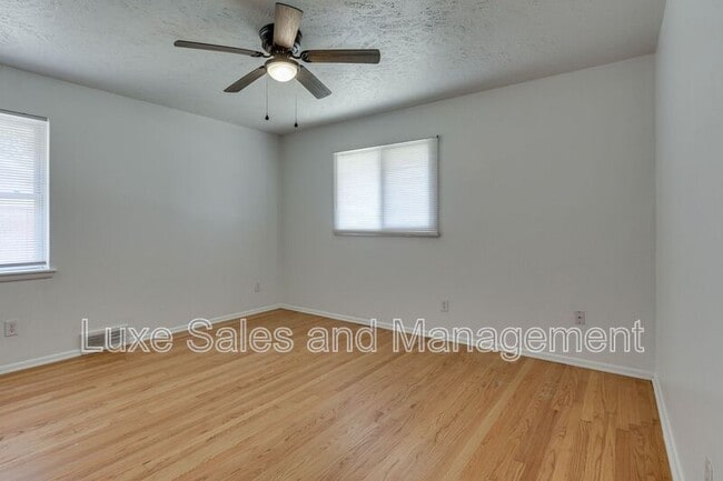 Building Photo - 3516 Mt Pleasant Dr