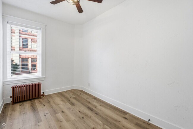 Building Photo - 107 1/2 Dean St