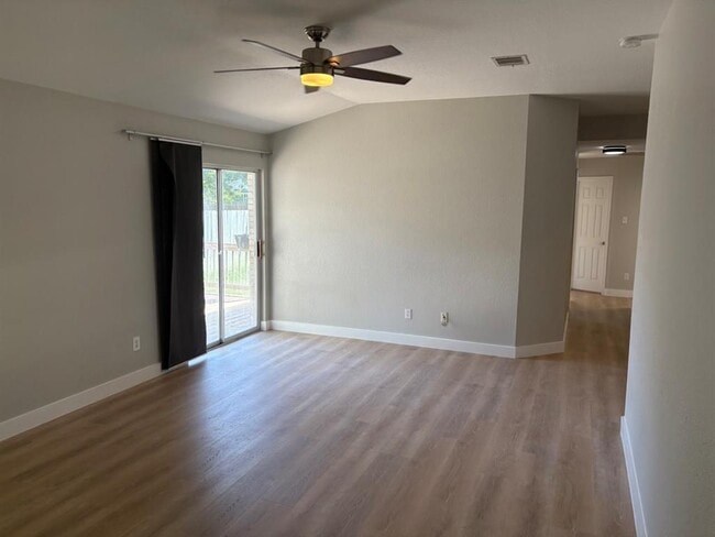 Building Photo - 1207 Shaun Dr