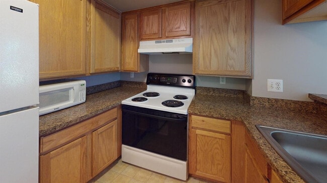 Building Photo - 275 Briarcrest Dr