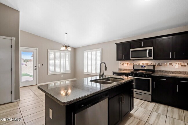 Building Photo - 1908 Thomas Lackland St