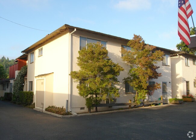 Building Photo - 3610 Bickerstaff Rd