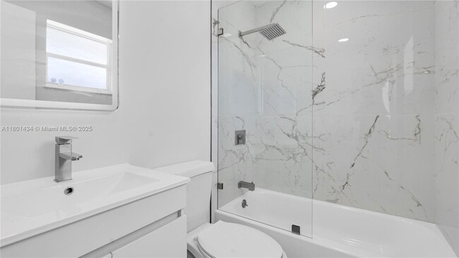 Building Photo - 2412 W 54th Pl