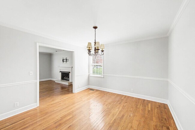 Building Photo - Stunning 3BR/2BA home in the desirable Temple Hills Golf Community!