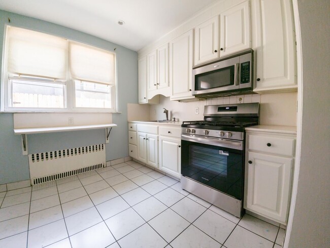 Building Photo - 1029 Fernon St