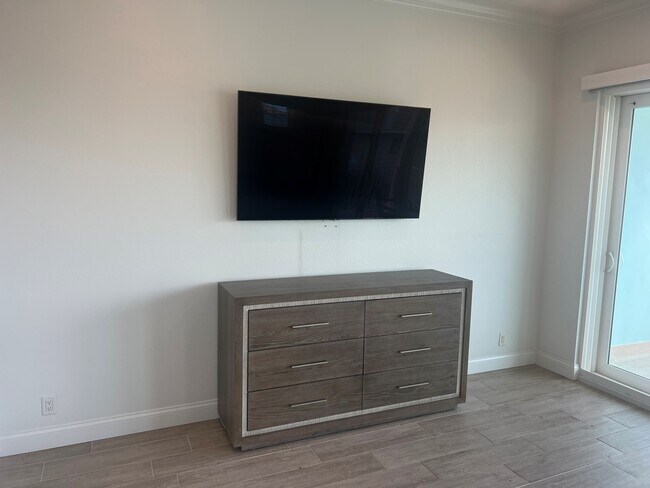 Building Photo - 11715 1st St E