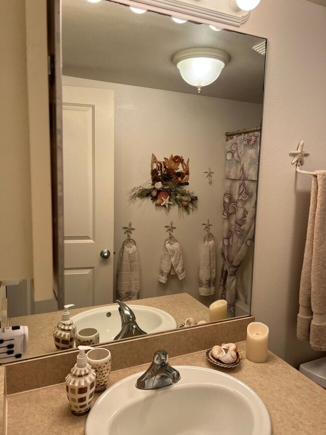 Building Photo - 2b/2b Fully furnished Kahana Villas