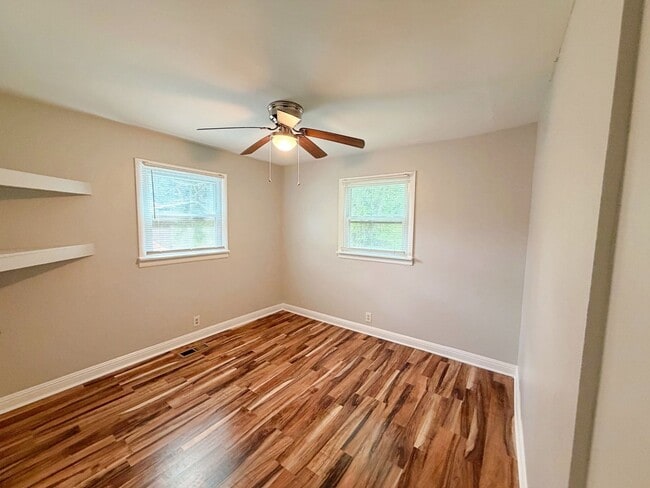 Building Photo - Move-In Ready 3BR Rental with Spacious Yard & Deck