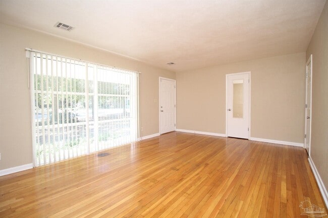 Building Photo - 4810 Creighton Rd