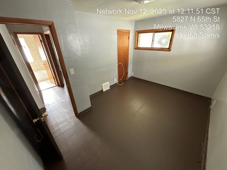 Building Photo - 5827 N 65th St