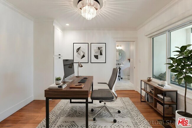 Building Photo - 1462 Mentone Ave