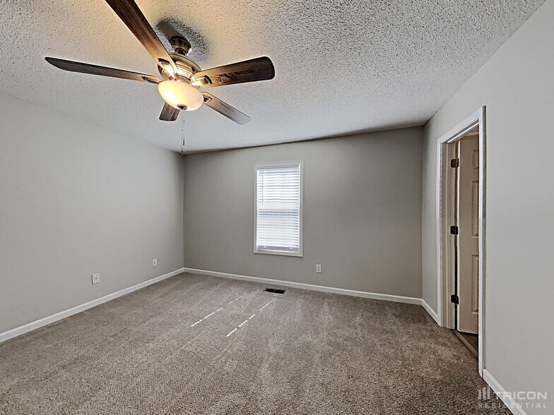 Building Photo - 412 Remington Ct