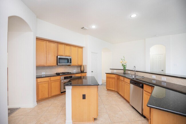 Building Photo - 8810 Rocky Knoll Ln