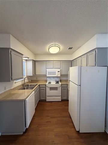 Building Photo - 3078 W Sycamore Cir