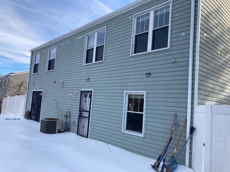 Building Photo - 3804 Charred Oak Dr