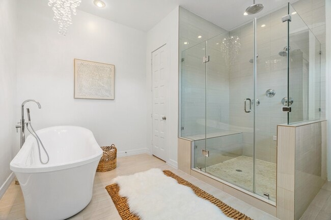 Building Photo - 5602 San Felipe St