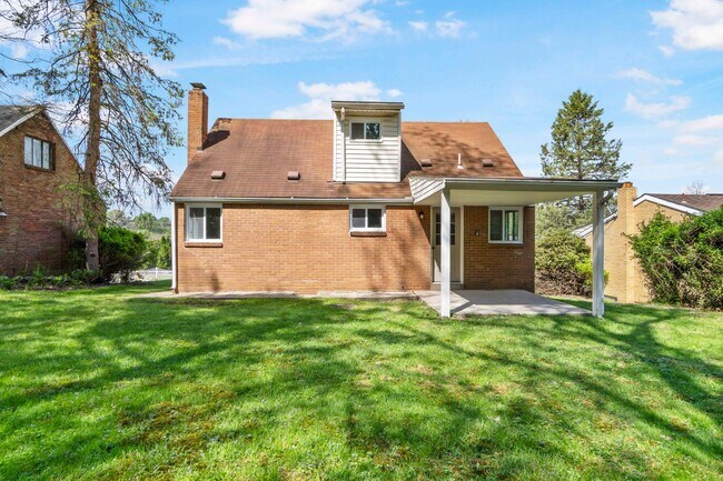 Building Photo - READY NOW!! FULLY RENOVATED 3 Bedroom in PENN HILLS