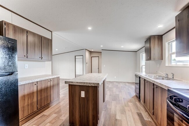 Building Photo - 5055 County Rd 3540