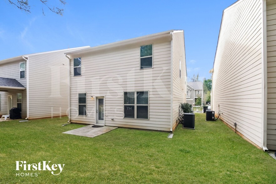 Building Photo - 44 Southwind Cir