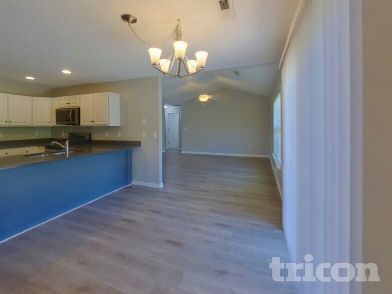 Building Photo - 707 Patriot Ln