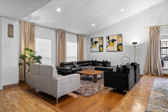 Building Photo - 1208 Kesser Dr