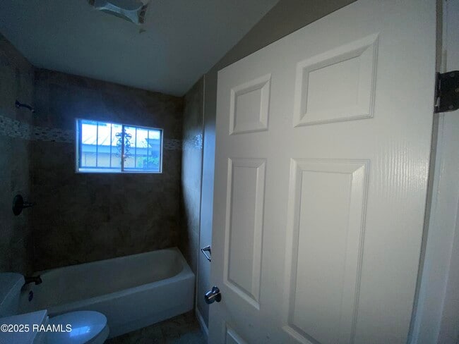 Building Photo - 12355 Palmyra Dr