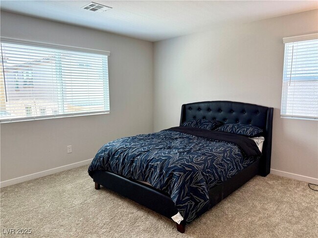 Building Photo - 10667 Deibel Ave