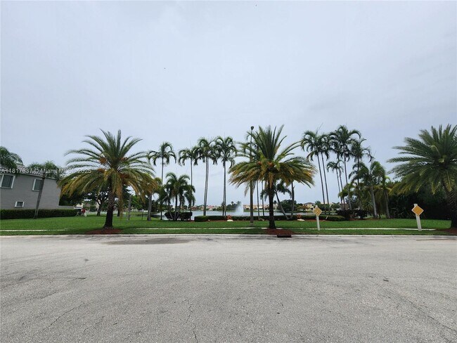 Building Photo - 15840 NW 16th Ct