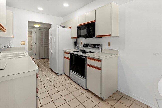 Building Photo - 5697 Sheffield Greene Cir