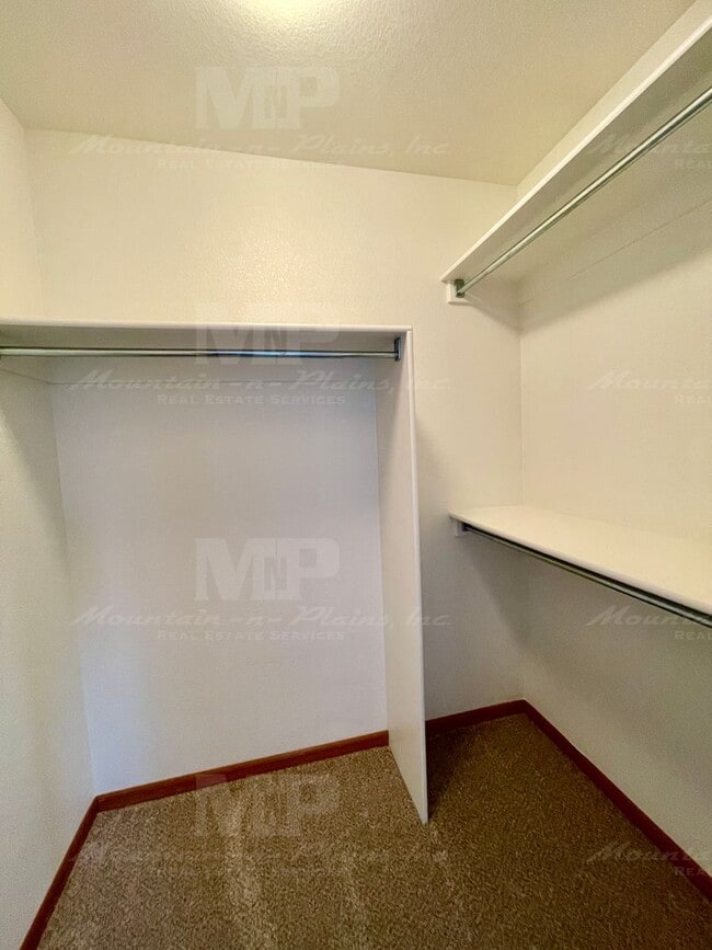 Building Photo - 3380 Saratoga St