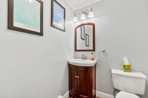 Building Photo - 13 Telegraph St