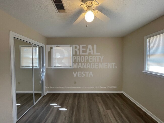 Building Photo - 102 Trippi Terrace