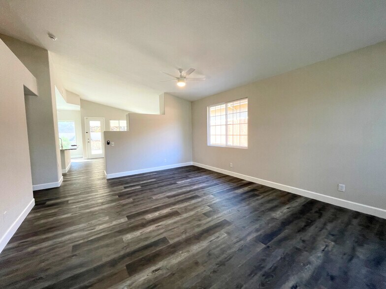 Building Photo - 1249 Bernardo Ave