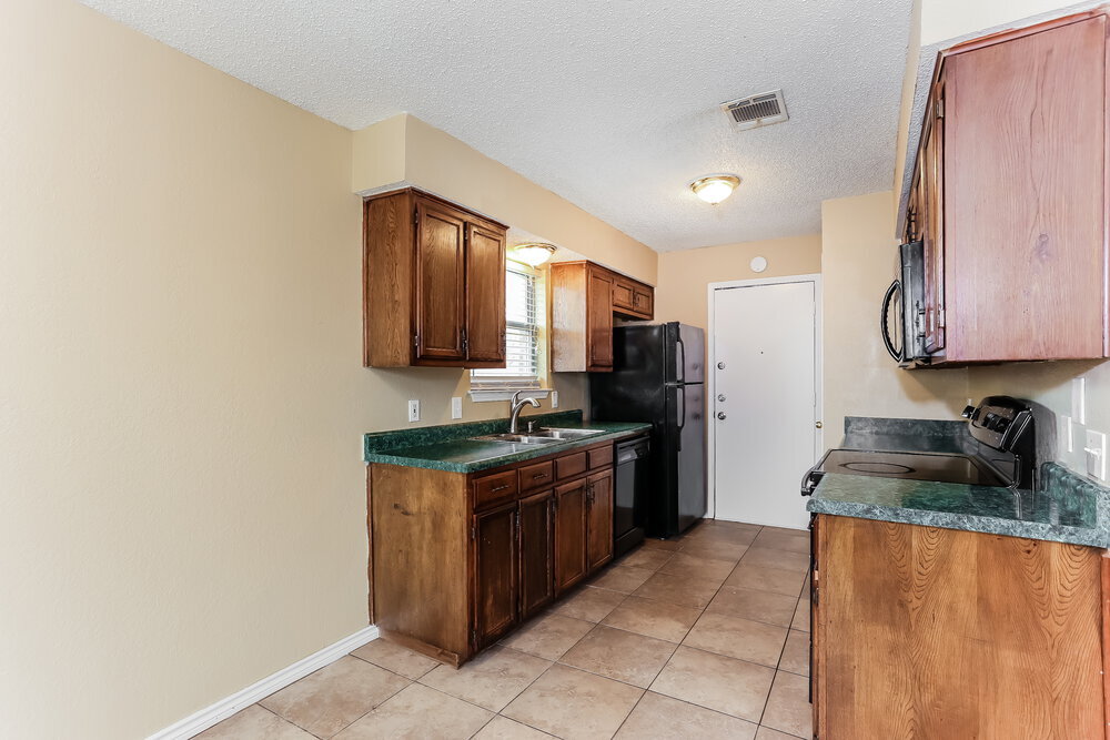 Building Photo - 6306 Twin Maple Ct