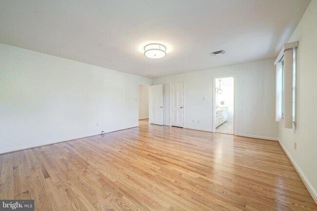 Building Photo - 6209 Stoneham Ln