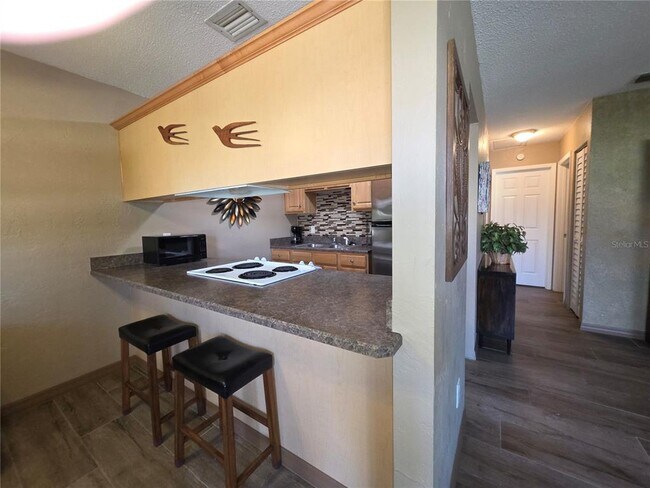 Building Photo - 400 Oakridge Blvd