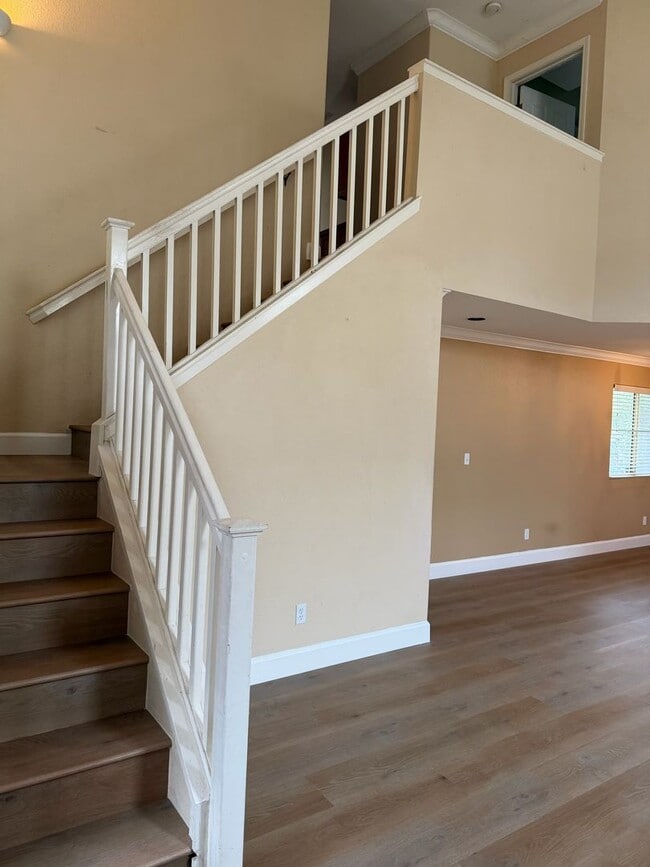 Building Photo - Wonderful Home 3bed/3bath in desirable gated community of Lakeside, Elk Grove