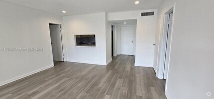 Building Photo - 4848 NW 24th Ct