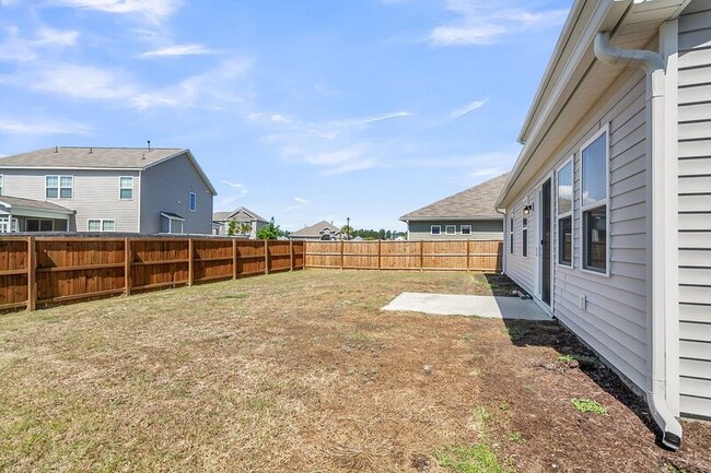 Building Photo - 425 Ribiero Dr