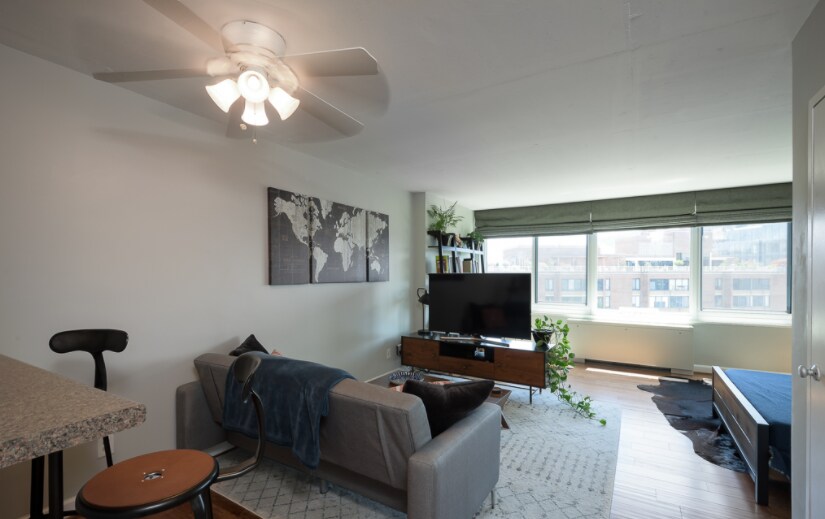 Building Photo - 1330 New Hampshire Ave NW