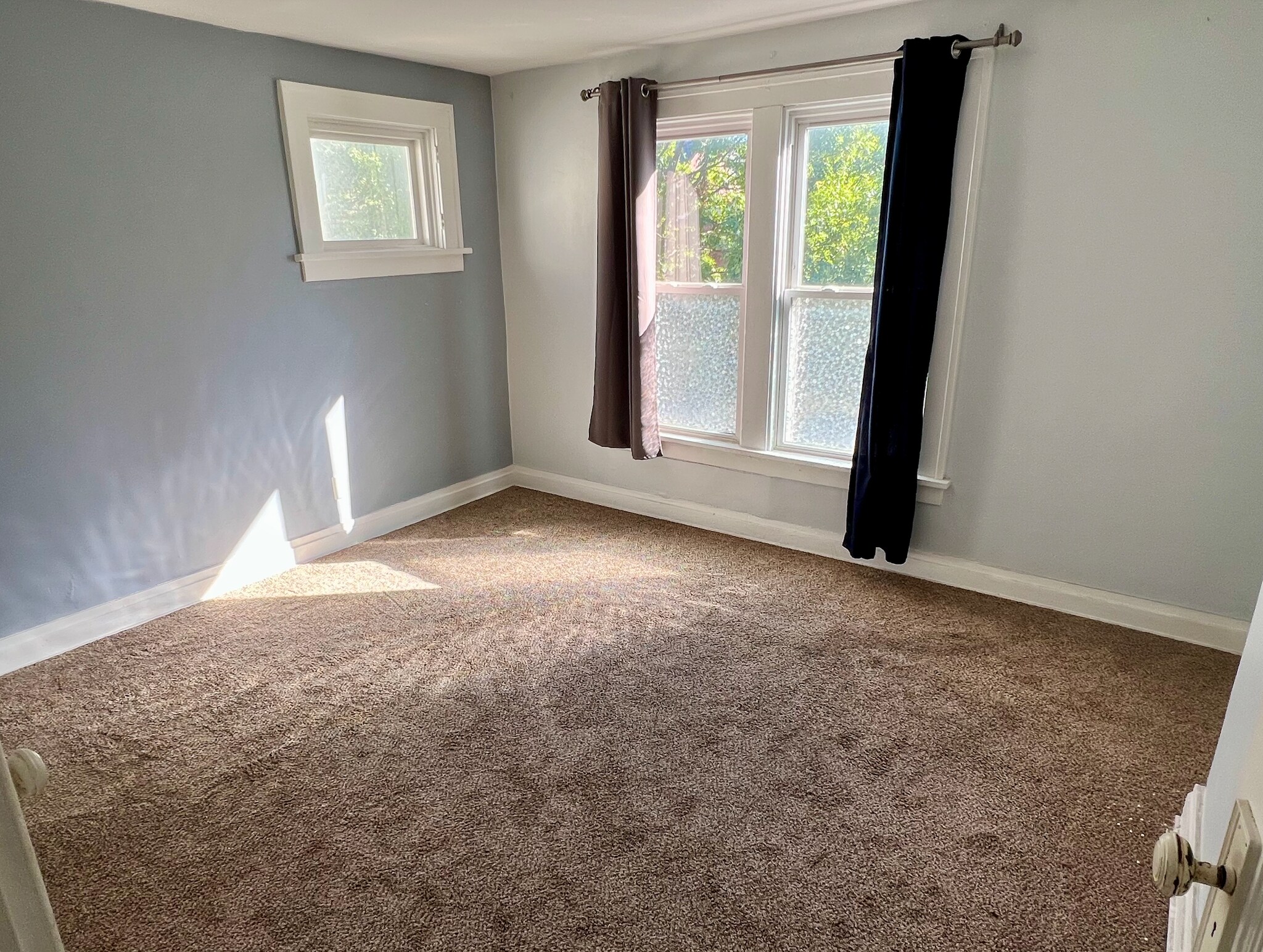 Building Photo - 212 E Hudson St