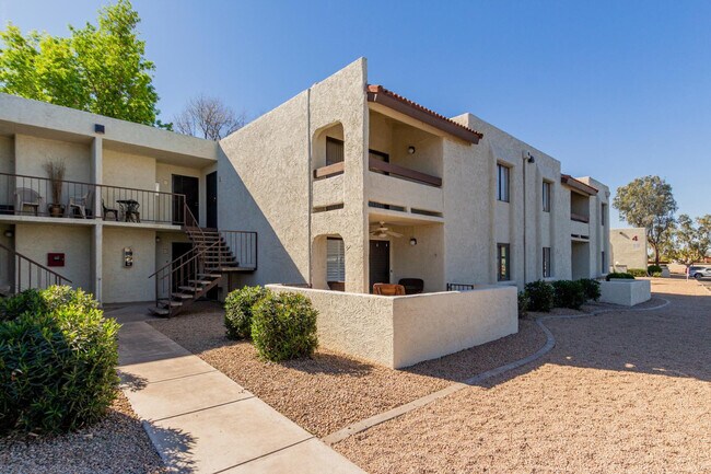 Building Photo - 10444 N 69th St