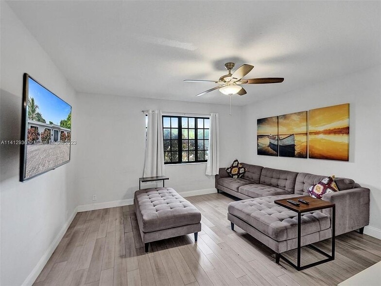 Building Photo - 2500 NE 19th St